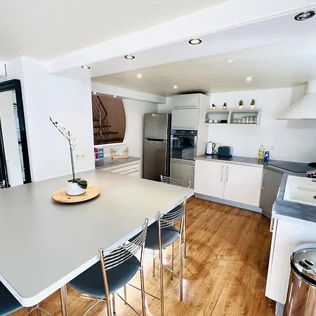 بيت للعطل House In The Quiet Center !