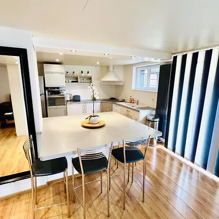 بيت للعطل House In The Quiet Center ! جوراردُميه