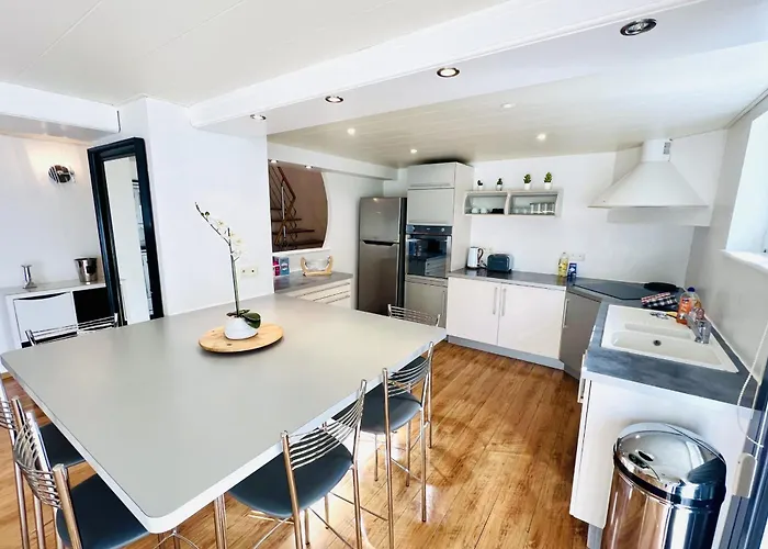 Hébergement de vacances House In The Quiet Center !