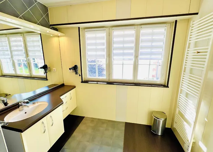 House In The Quiet Center ! Hébergement de vacances *